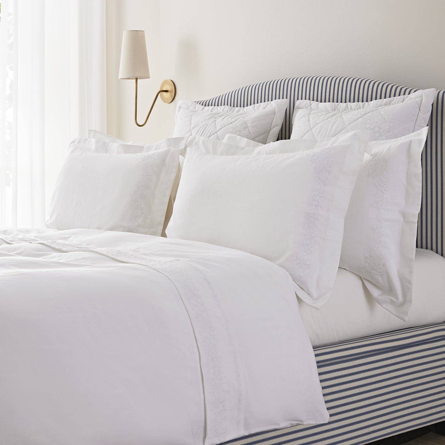 Esmeralda White Floral Embroidered Linen Blend King Size Oxford Pillowcases - Pair - Image 2